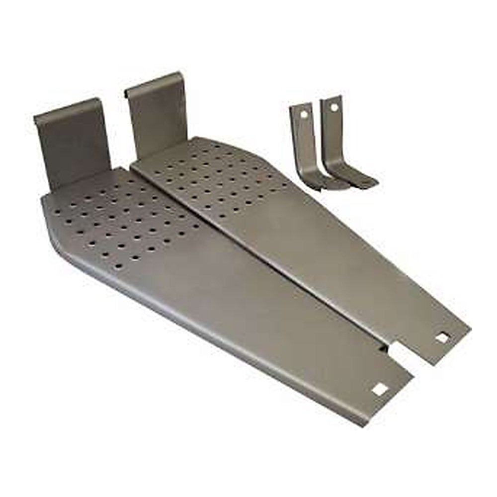 22403 FOOT STEP RH/LH MF 1035 O/M